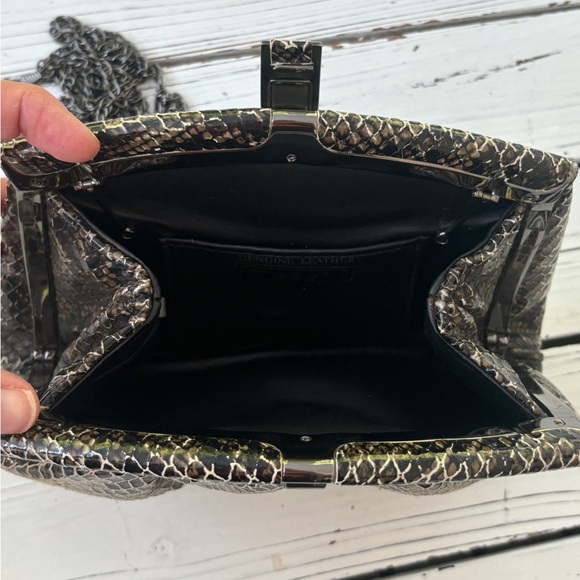 Gorgeous Vintage Snakeskin Evening Bag, Clutch or Shoulder Bag - Picture 7 of 14